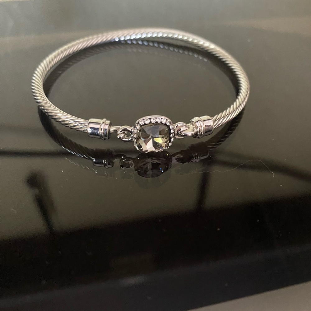 Accessories - Picture 2 of 4